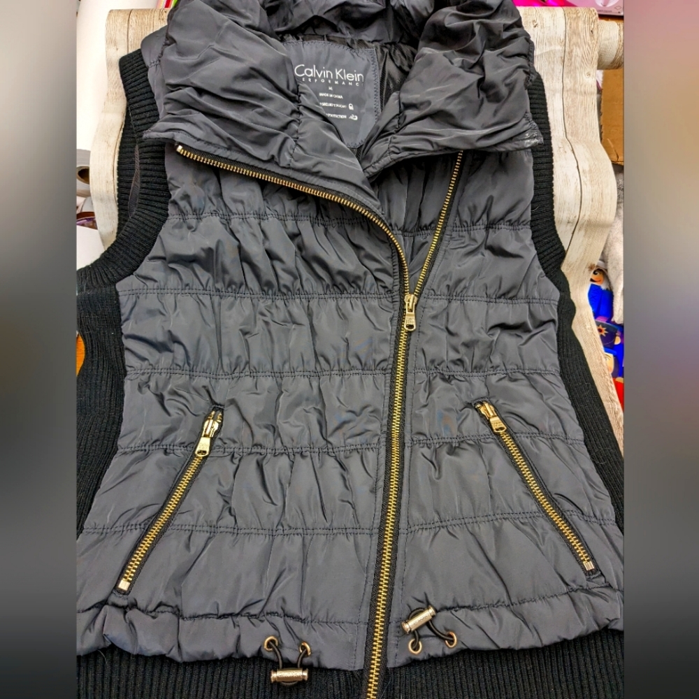 Gorgeous Calvin Klein Performance Puffer Vest Size M